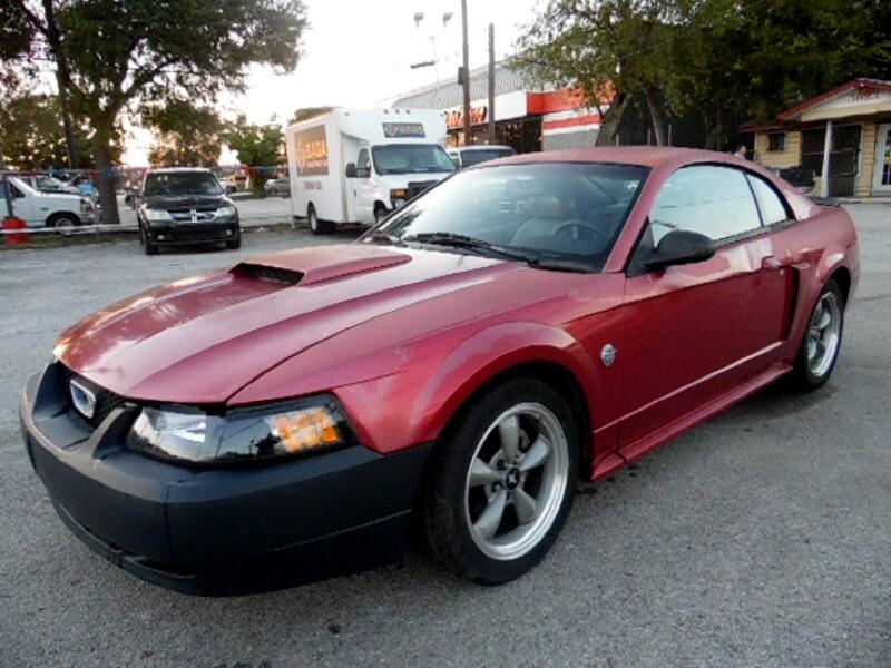 Ford Mustang GT Deluxe Coupe 2004