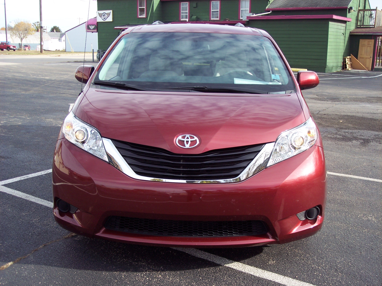2013 Toyota Sienna 5dr 7-Pass Van V6 LE FWD (Natl)