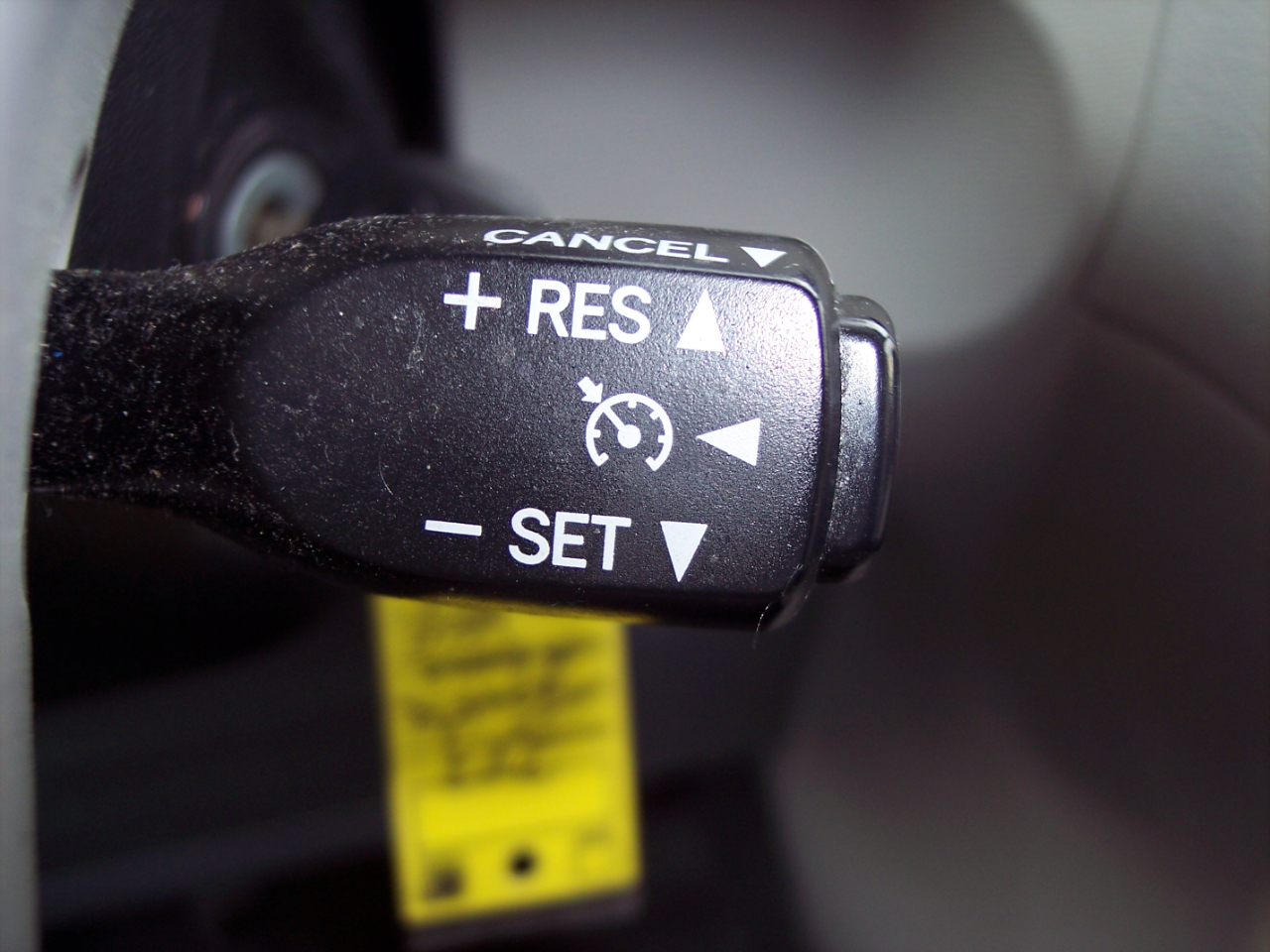 Toyota Sienna 5dr 7-Pass Van V6 LE FWD (Natl) 2013