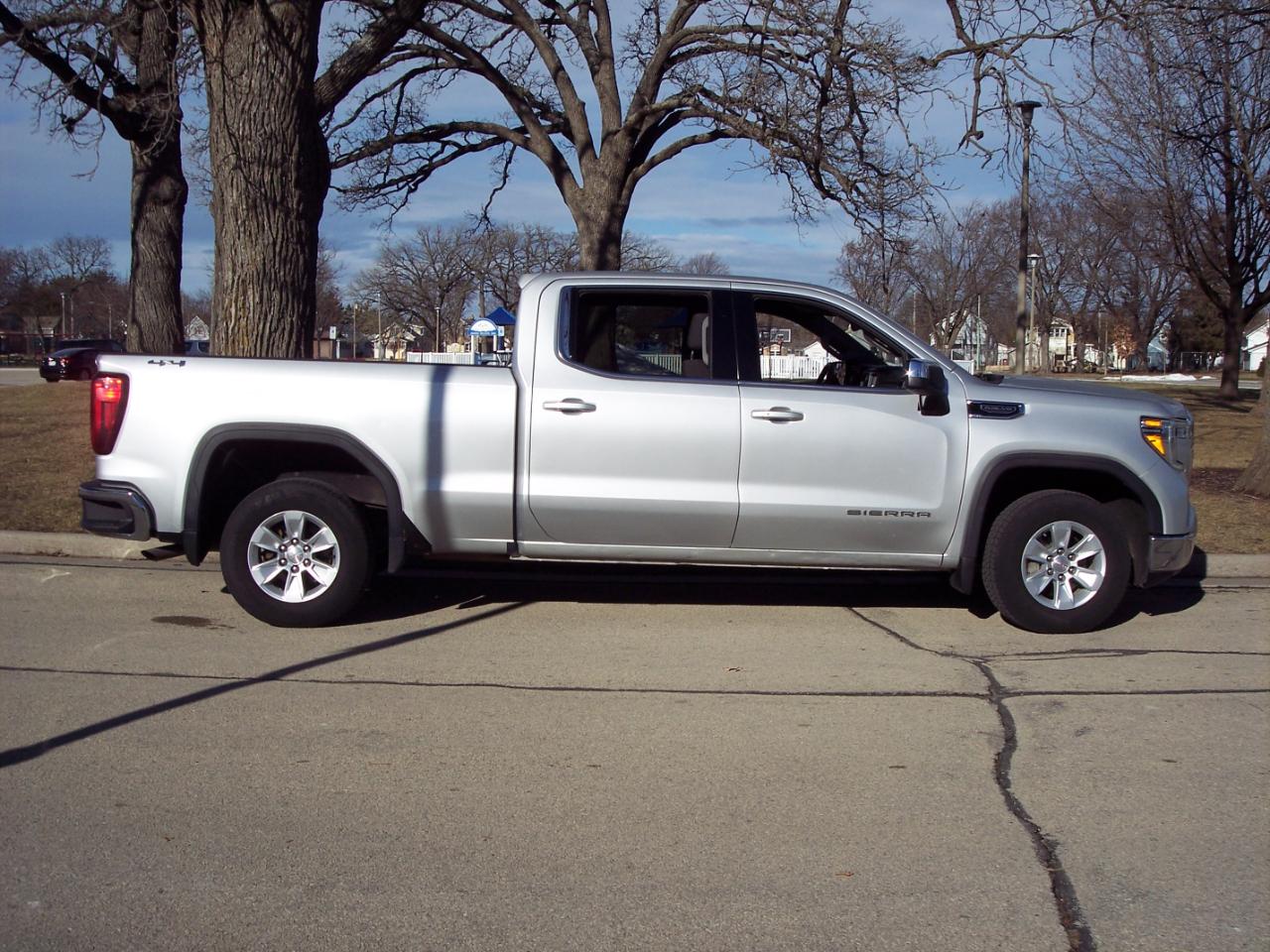 GMC Sierra 1500 4WD Crew Cab 157" SLE 2021