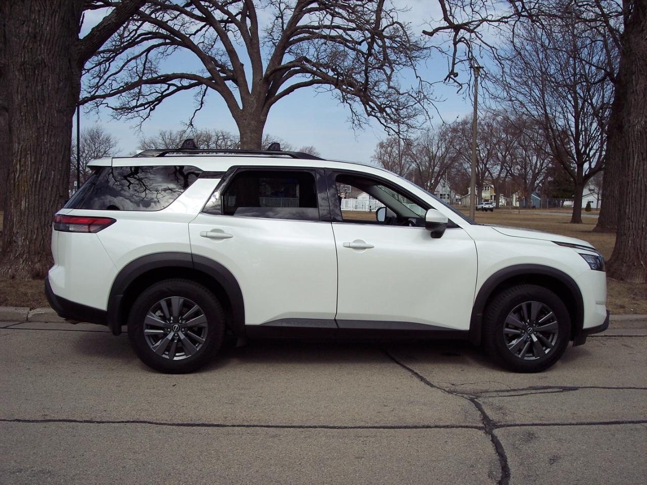 Nissan Pathfinder SV 4WD 2023