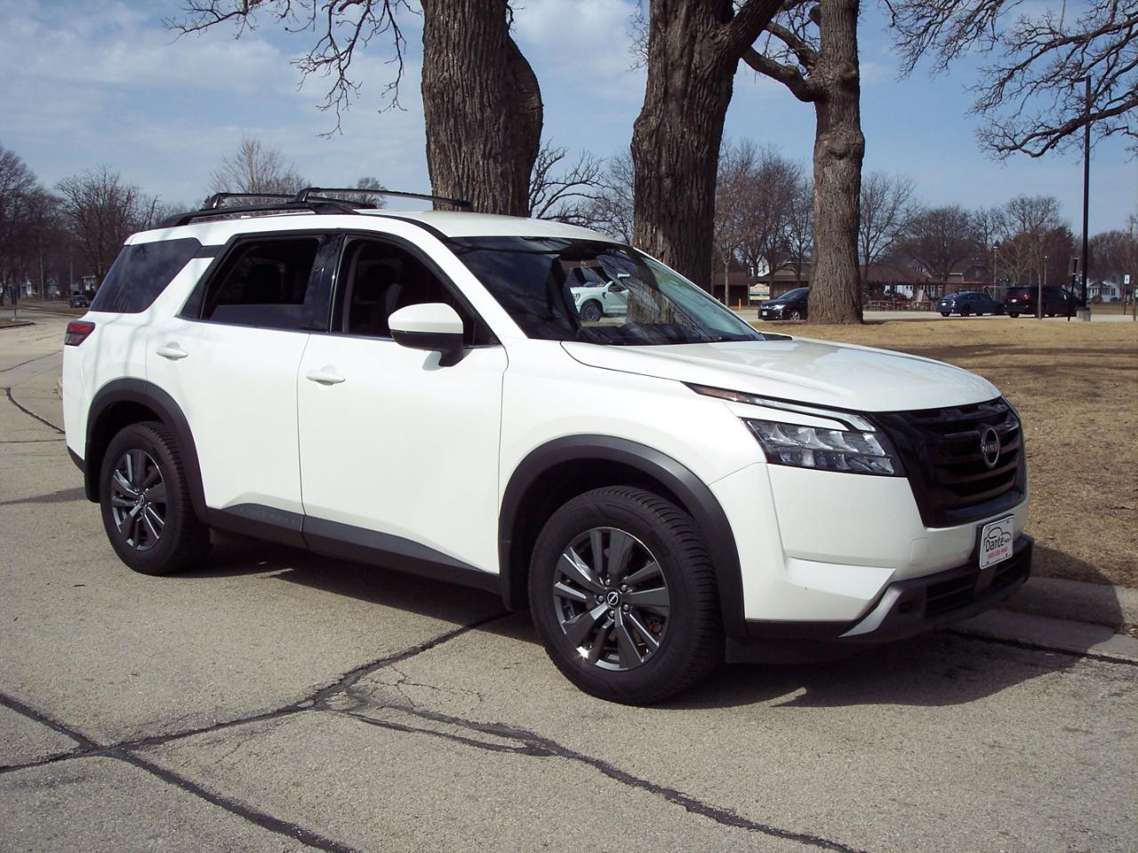 Nissan Pathfinder SV 4WD 2023