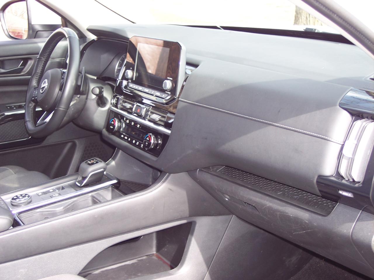 Nissan Pathfinder SV 4WD 2023