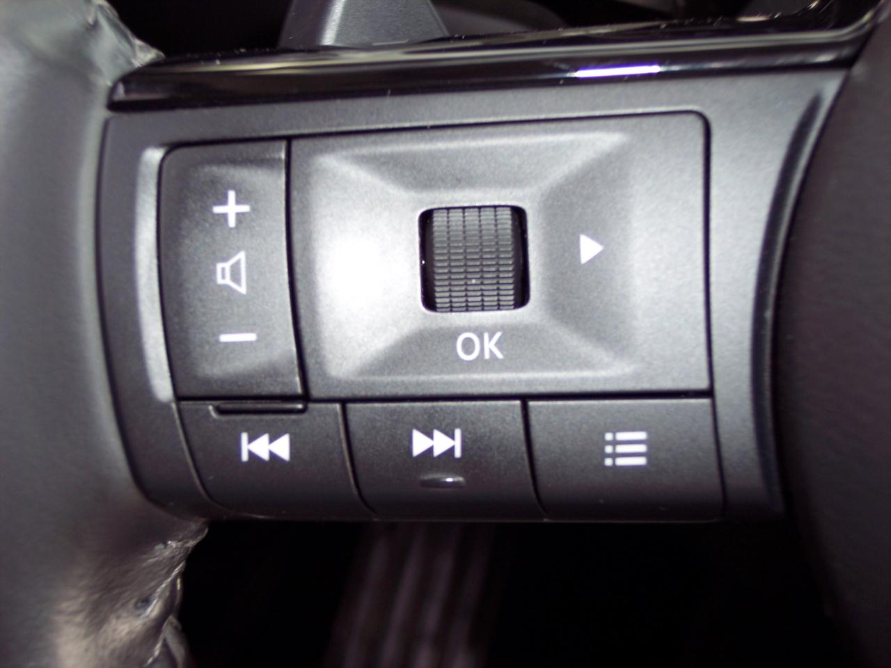 Nissan Pathfinder SV 4WD 2023