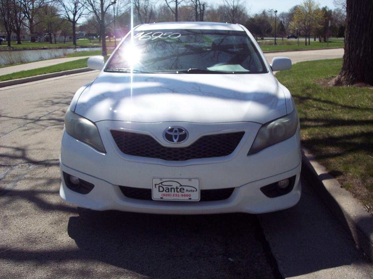 2011 Toyota Camry 4dr Sdn I4 Auto LE (Natl)