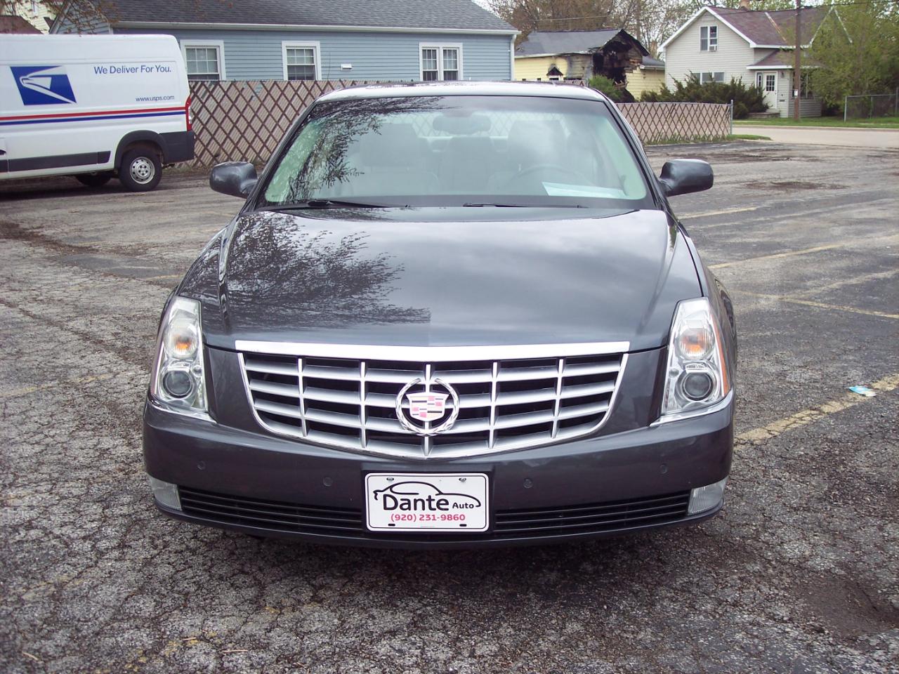 Cadillac DTS 4dr Sdn w/1SC 2010