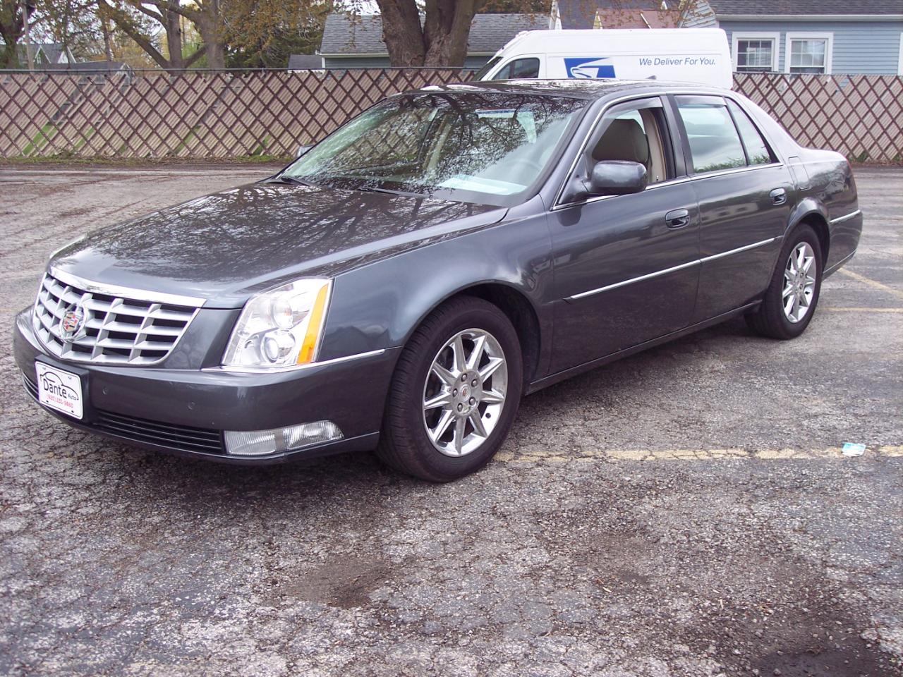 Cadillac DTS 4dr Sdn w/1SC 2010