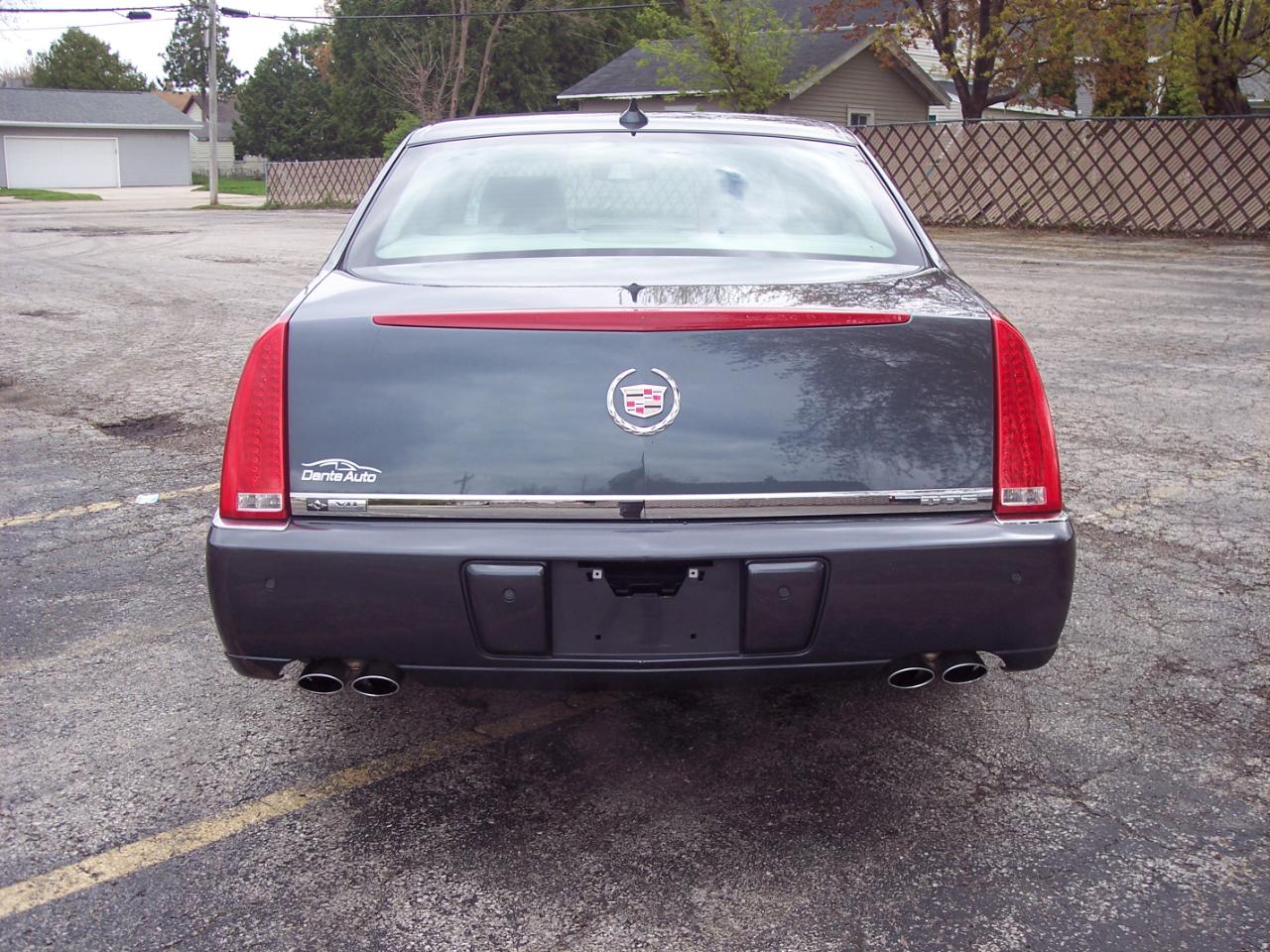 Cadillac DTS 4dr Sdn w/1SC 2010