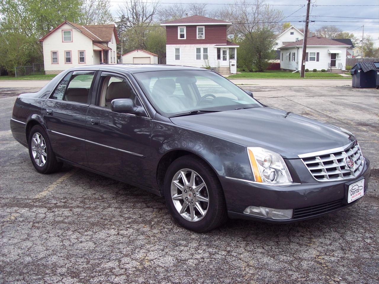 Cadillac DTS 4dr Sdn w/1SC 2010