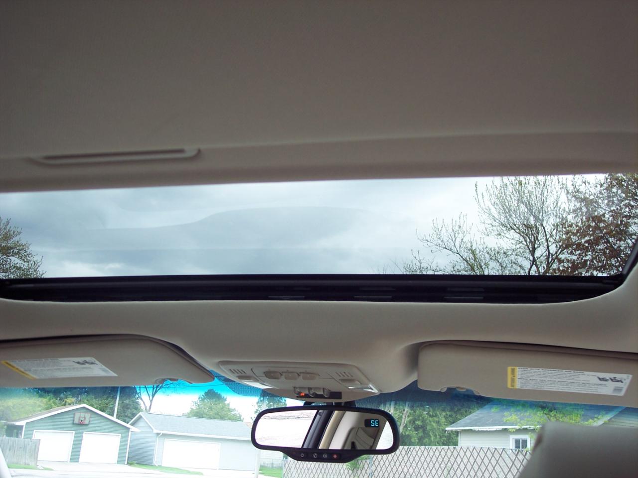 Cadillac DTS 4dr Sdn w/1SC 2010