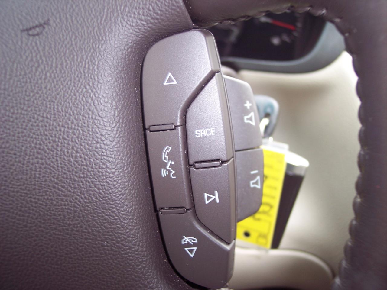 Cadillac DTS 4dr Sdn w/1SC 2010