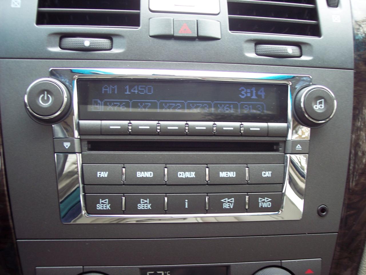 Cadillac DTS 4dr Sdn w/1SC 2010