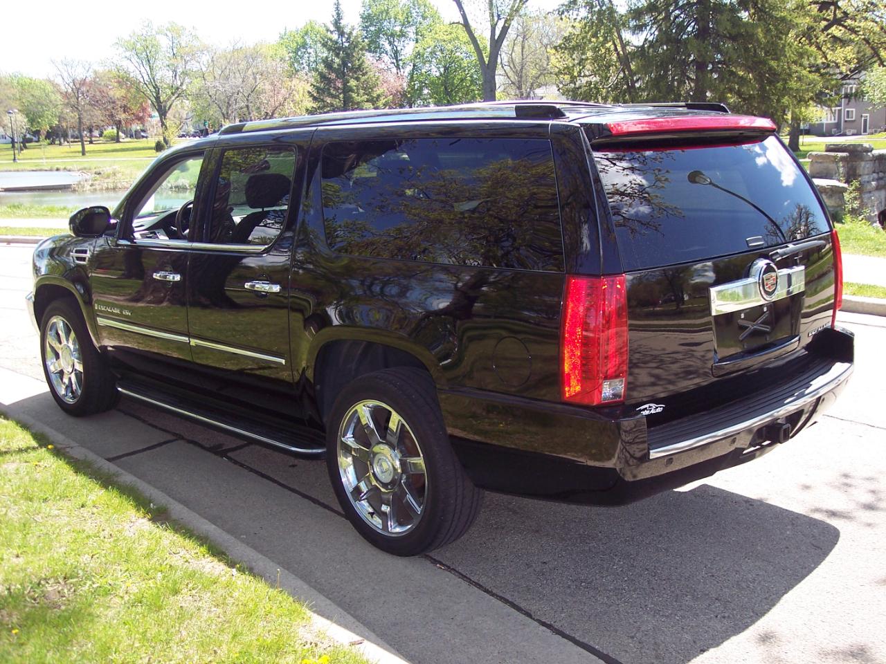 Cadillac Escalade ESV AWD 4dr 2008