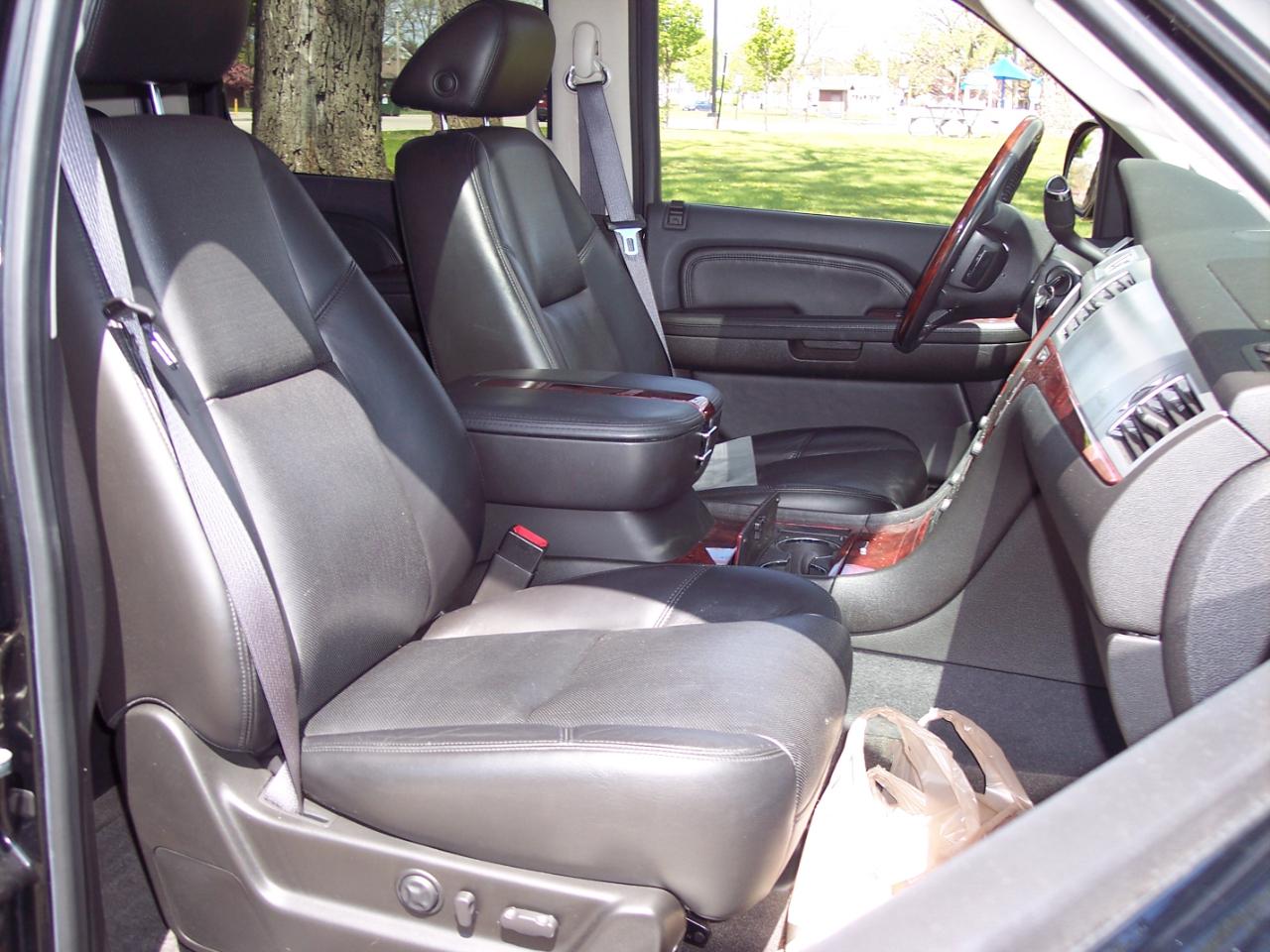 Cadillac Escalade ESV AWD 4dr 2008