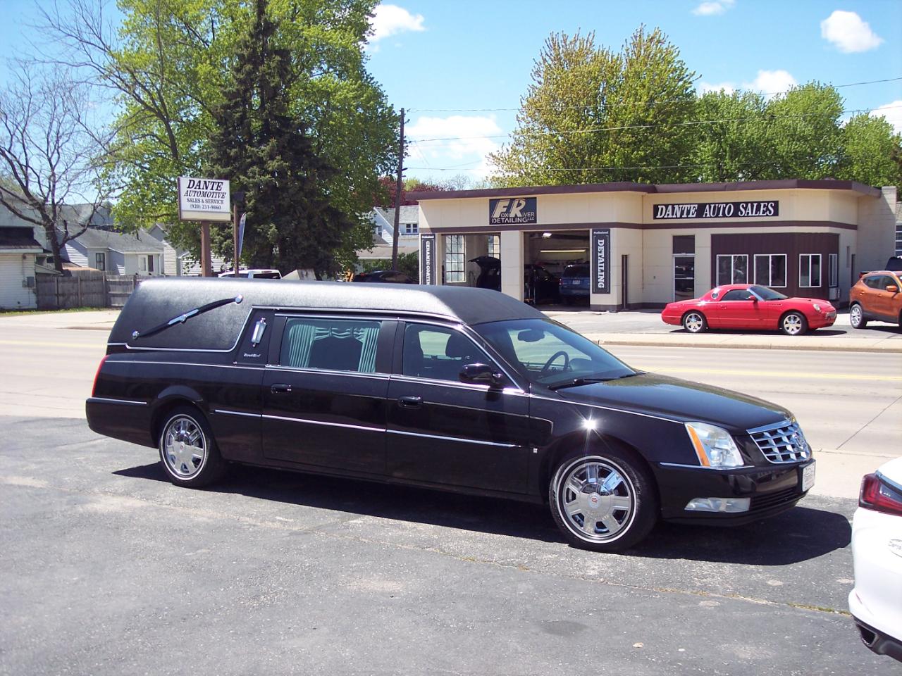 Cadillac DTS Professional 4dr Sdn Funeral Coach 2007