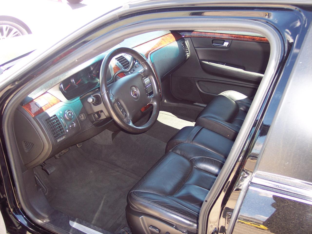 Cadillac DTS Professional 4dr Sdn Funeral Coach 2007