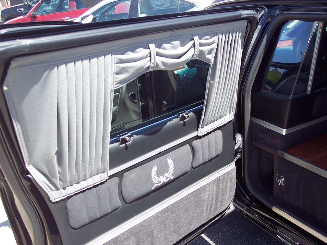 Cadillac DTS Professional 4dr Sdn Funeral Coach 2007