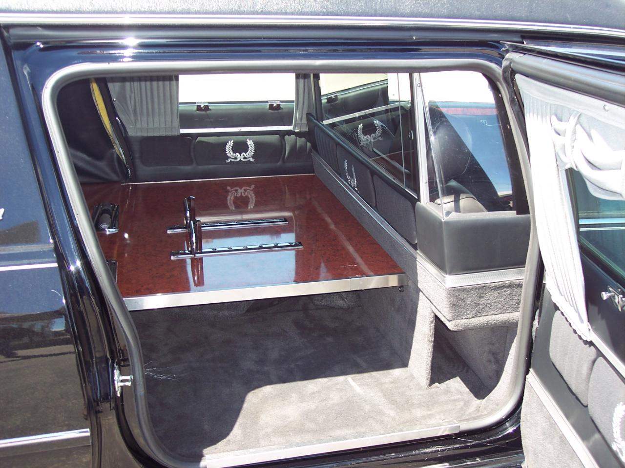 Cadillac DTS Professional 4dr Sdn Funeral Coach 2007