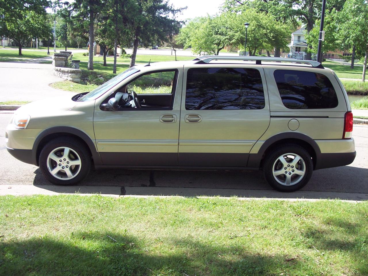 Pontiac Montana SV6 4dr Ext WB FWD 2006