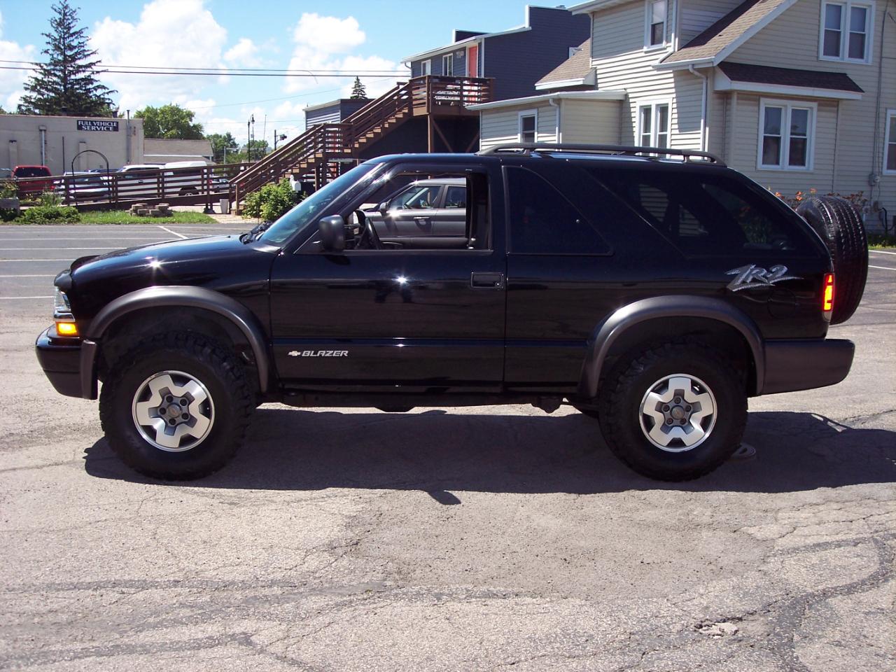 Chevrolet Blazer 2dr 4WD LS 2004