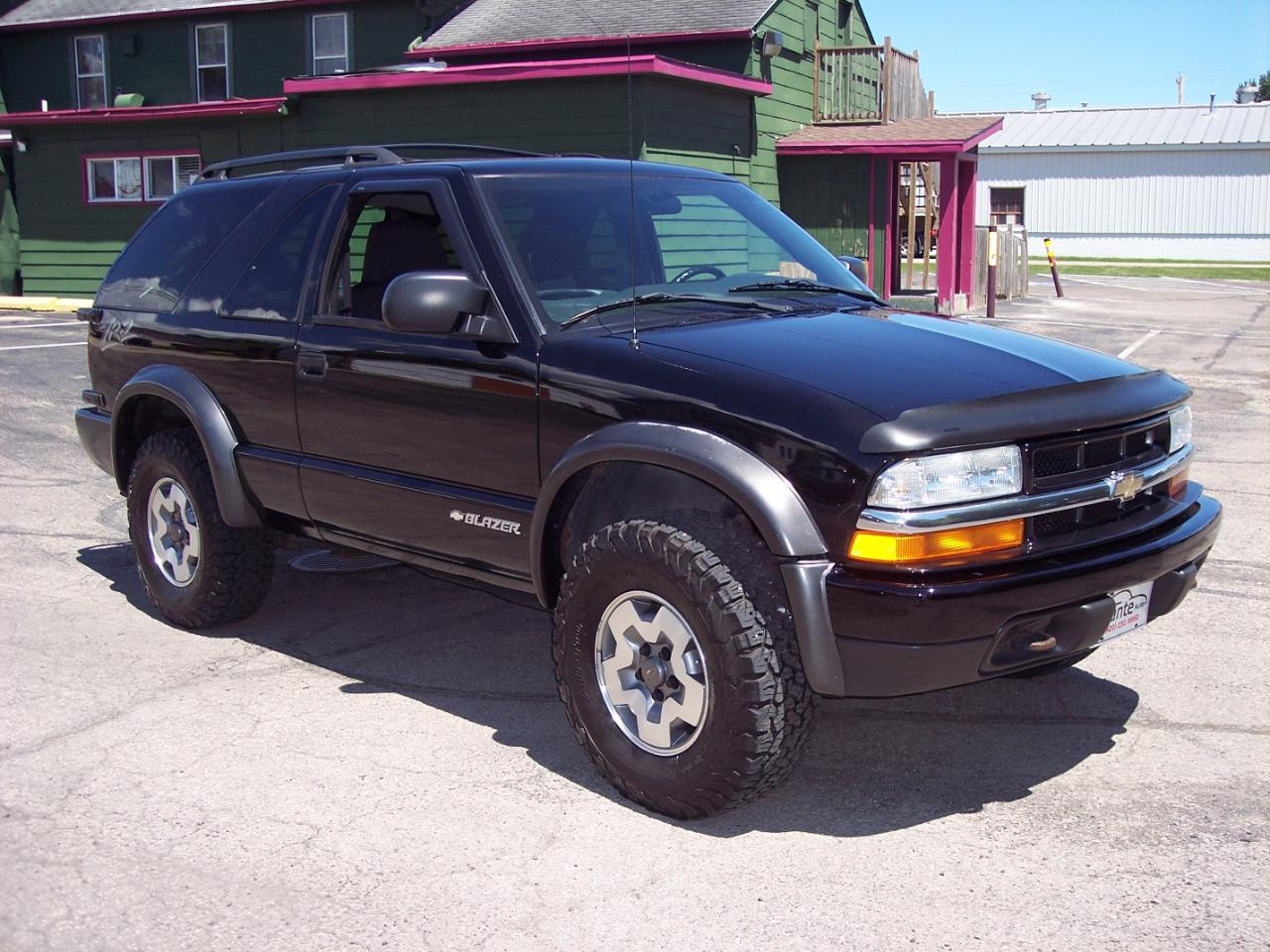 Chevrolet Blazer 2dr 4WD LS 2004