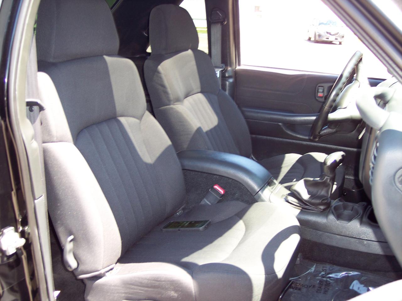Chevrolet Blazer 2dr 4WD LS 2004