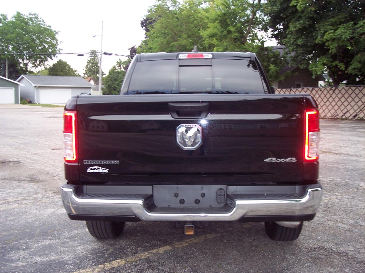 RAM 1500 Big Horn 4x4 Crew Cab 5'7" Box 2023