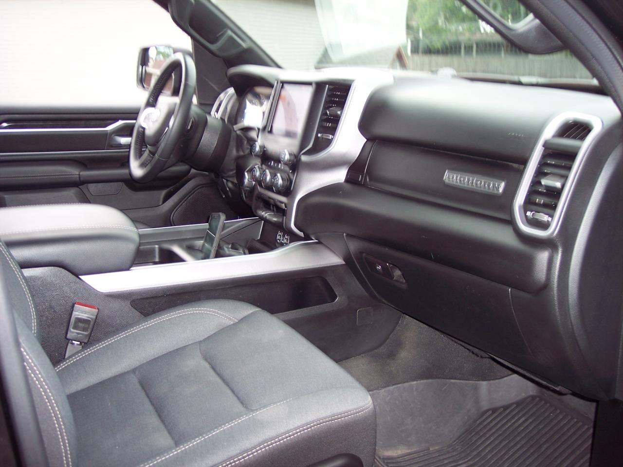 RAM 1500 Big Horn 4x4 Crew Cab 5'7" Box 2023
