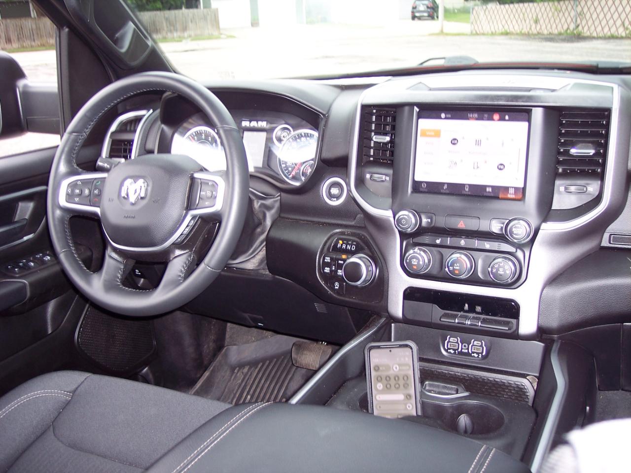 RAM 1500 Big Horn 4x4 Crew Cab 5'7" Box 2023
