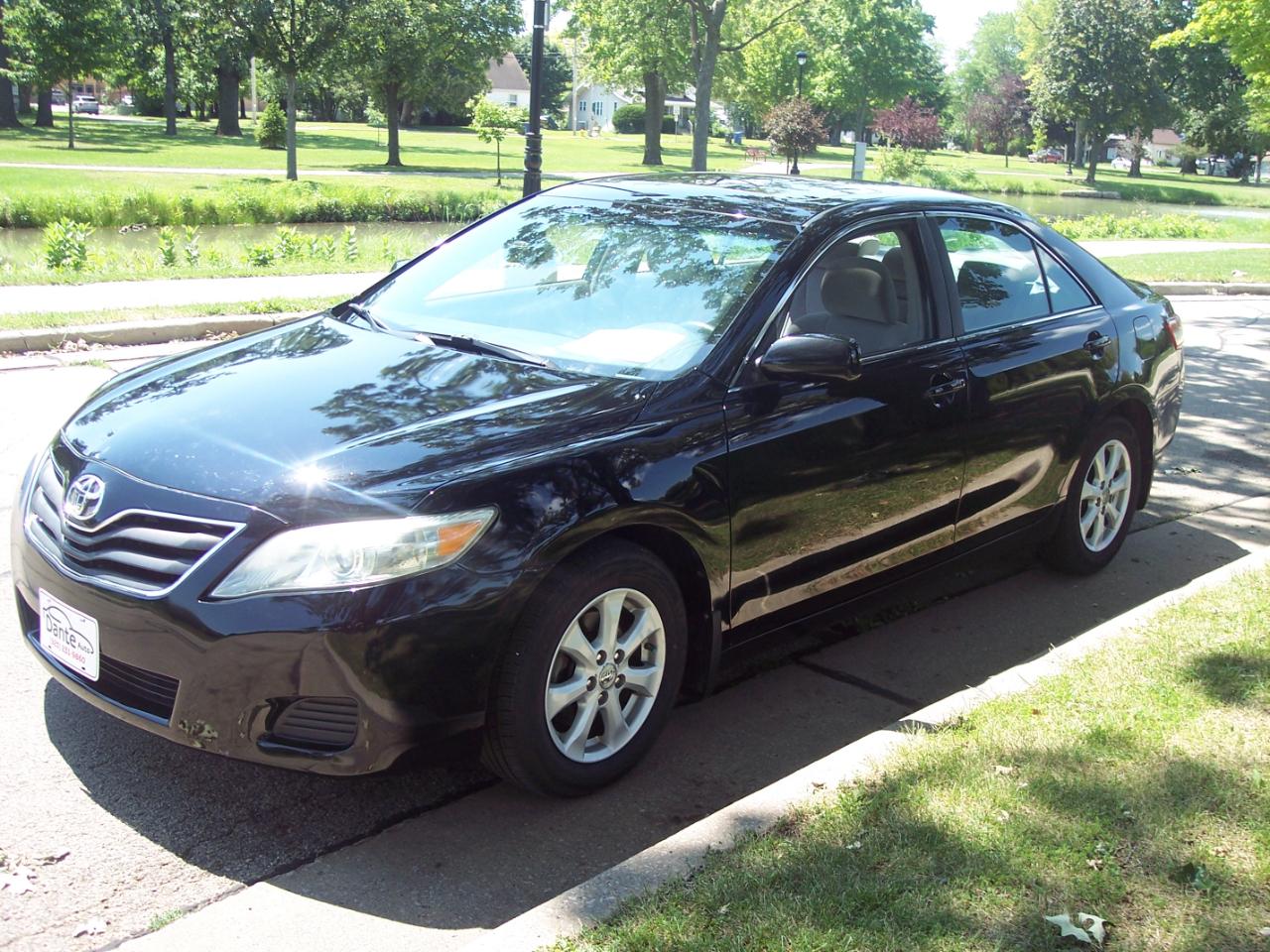Toyota Camry 4dr Sdn V6 Auto XLE (Natl) 2011