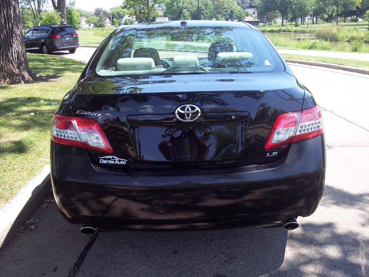 Toyota Camry 4dr Sdn V6 Auto XLE (Natl) 2011