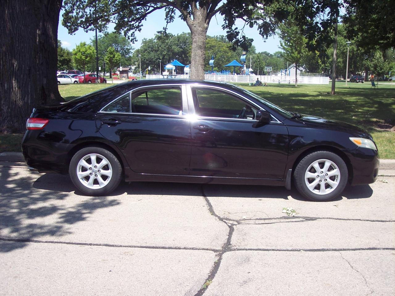 Toyota Camry 4dr Sdn V6 Auto XLE (Natl) 2011