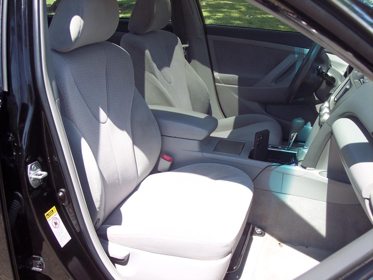 Toyota Camry 4dr Sdn V6 Auto XLE (Natl) 2011