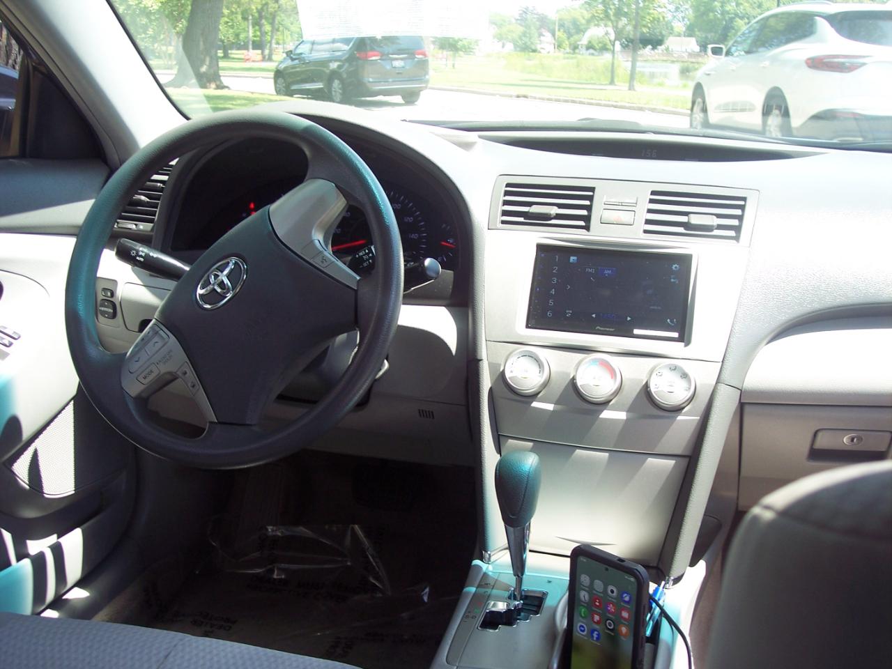 Toyota Camry 4dr Sdn V6 Auto XLE (Natl) 2011