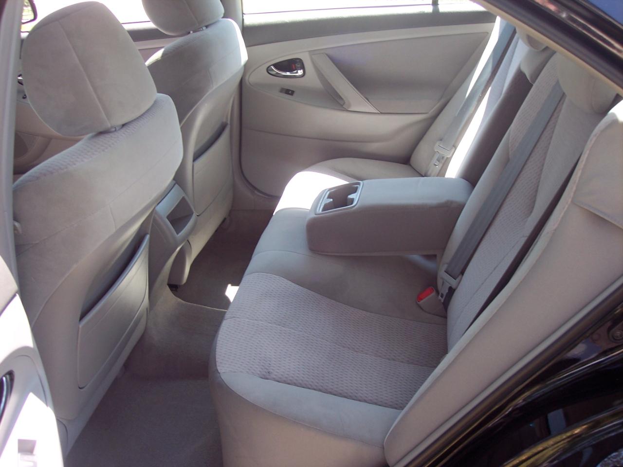 Toyota Camry 4dr Sdn V6 Auto XLE (Natl) 2011