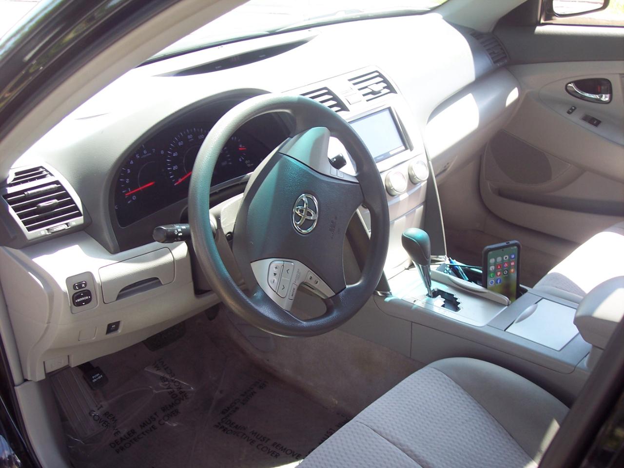 Toyota Camry 4dr Sdn V6 Auto XLE (Natl) 2011