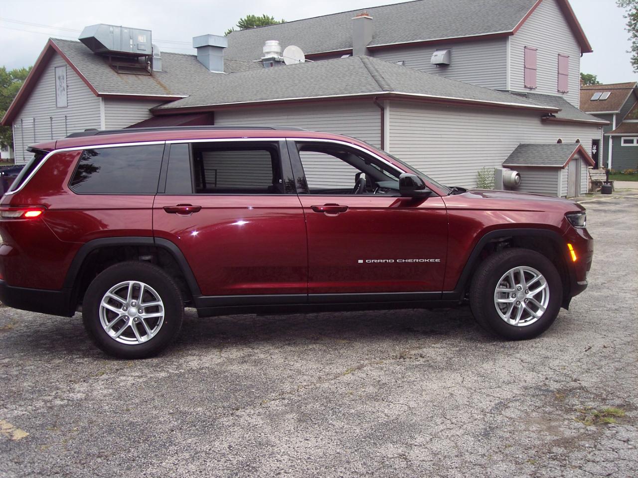 Jeep Grand Cherokee L Laredo X 4x4 2024
