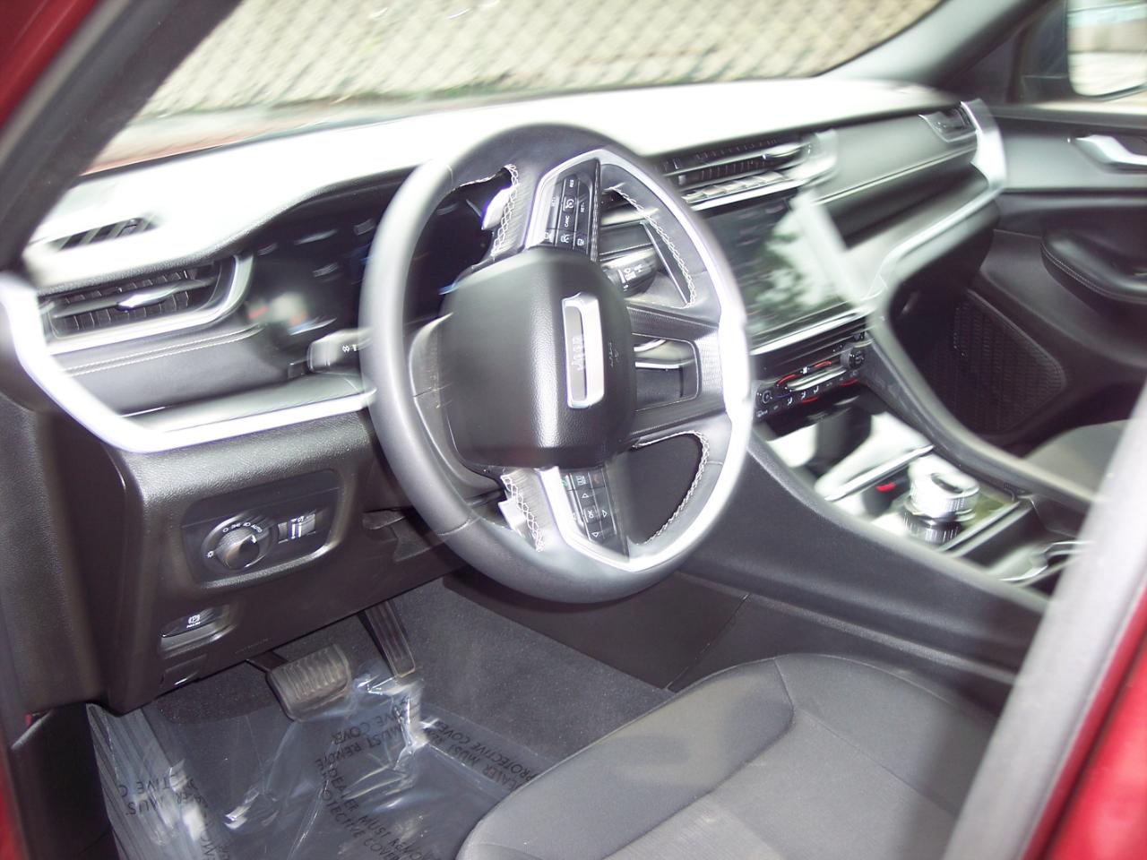Jeep Grand Cherokee L Laredo X 4x4 2024