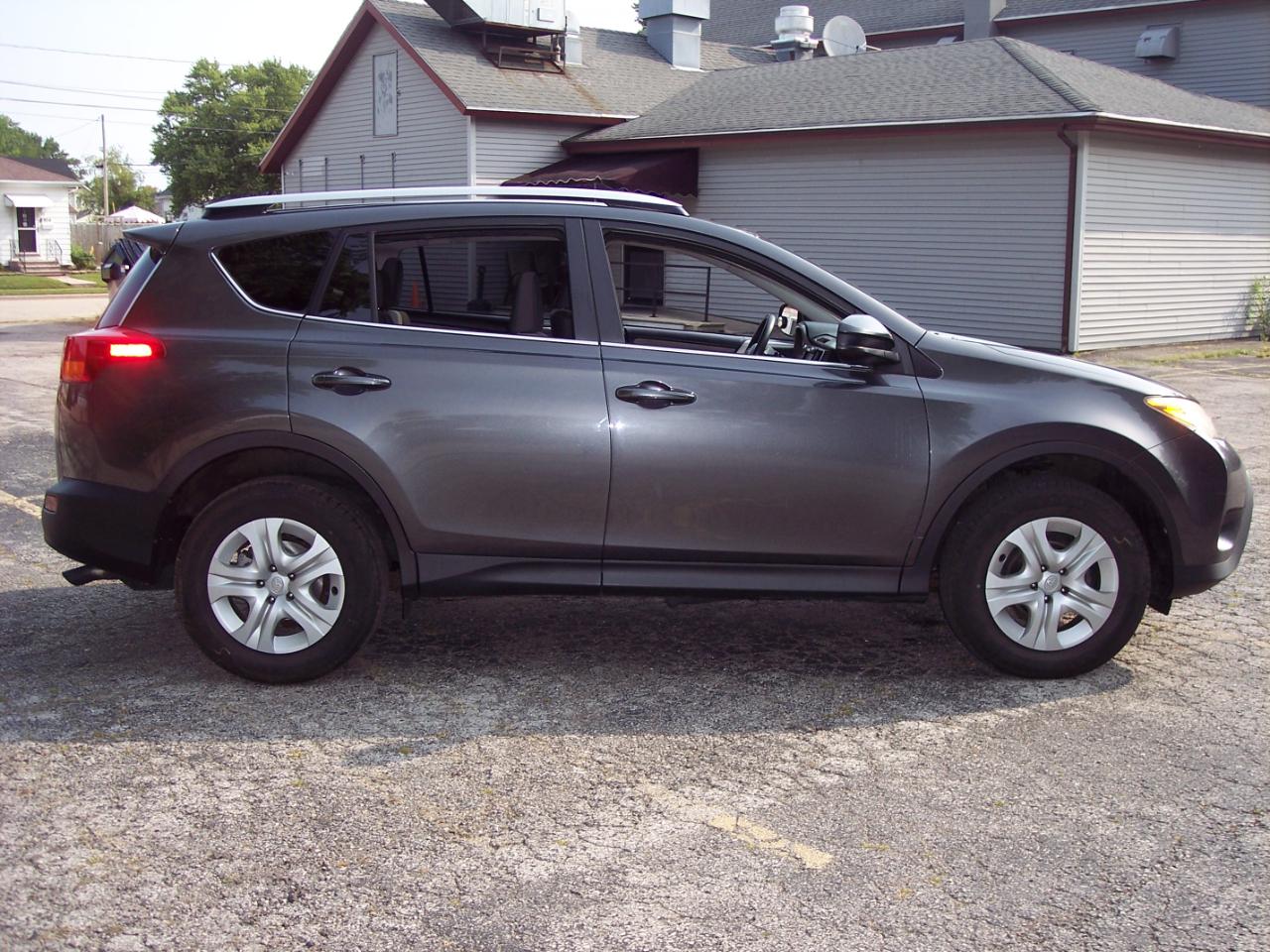 Toyota RAV4 FWD 4dr LE (Natl) 2014
