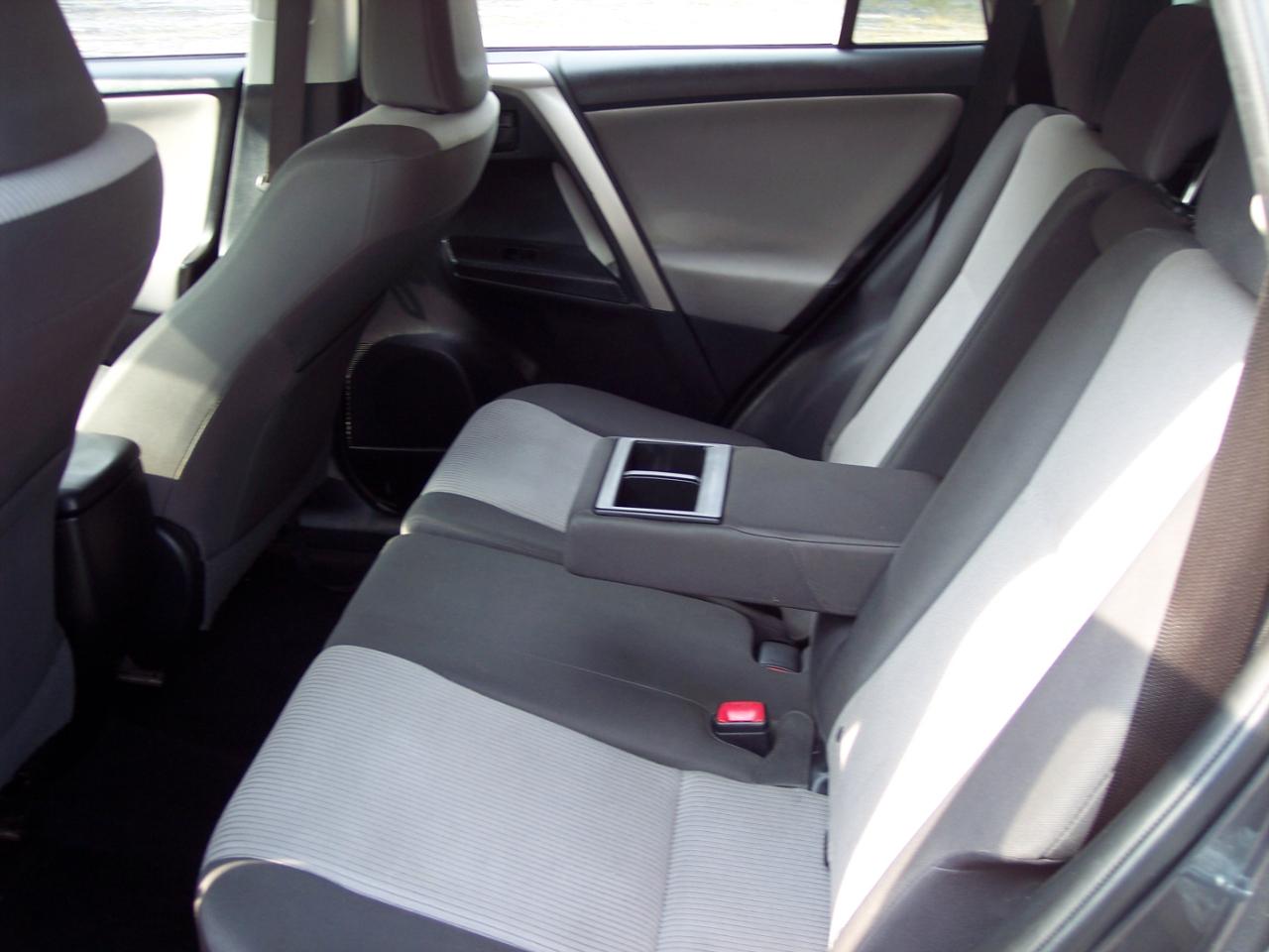 Toyota RAV4 FWD 4dr LE (Natl) 2014