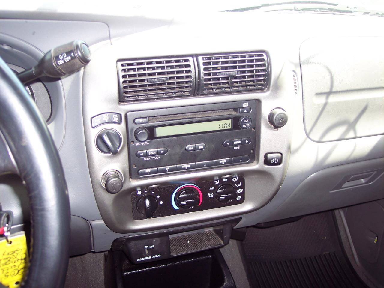 Ford Ranger 2dr Supercab 126" WB XLT 4WD 2005
