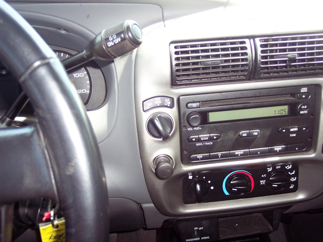 Ford Ranger 2dr Supercab 126" WB XLT 4WD 2005
