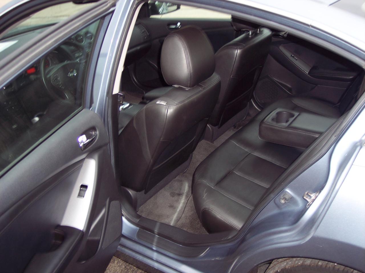 Nissan Altima 4dr Sdn I4 CVT 2.5 SL 2010