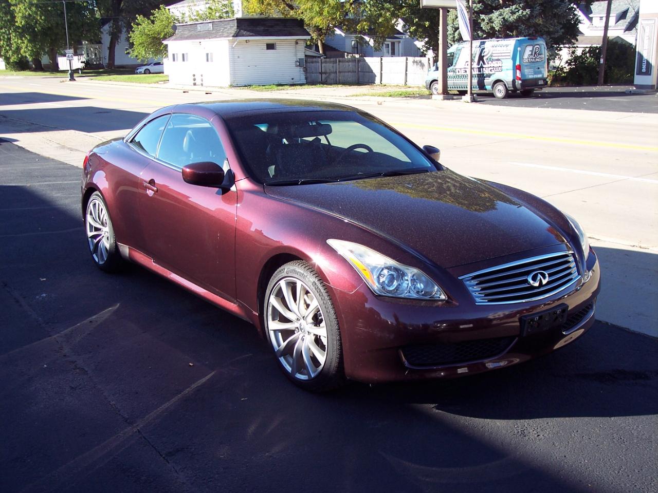 Infiniti G37 Convertible 2dr Base 2010