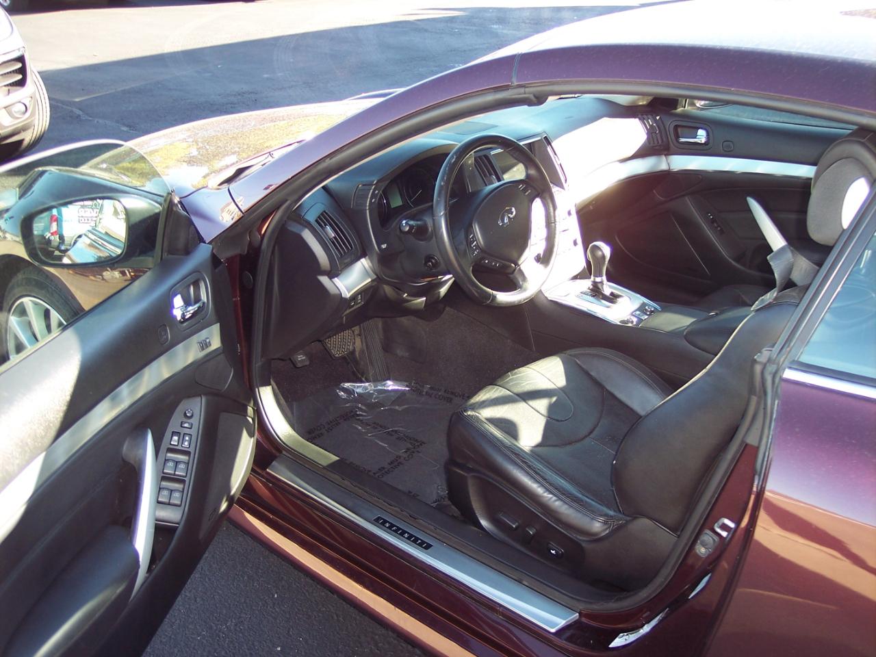 Infiniti G37 Convertible 2dr Base 2010