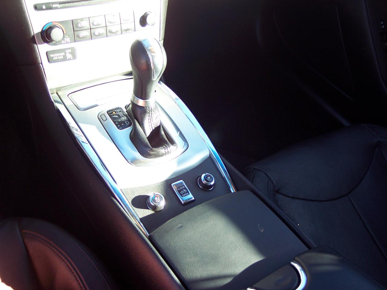 Infiniti G37 Convertible 2dr Base 2010