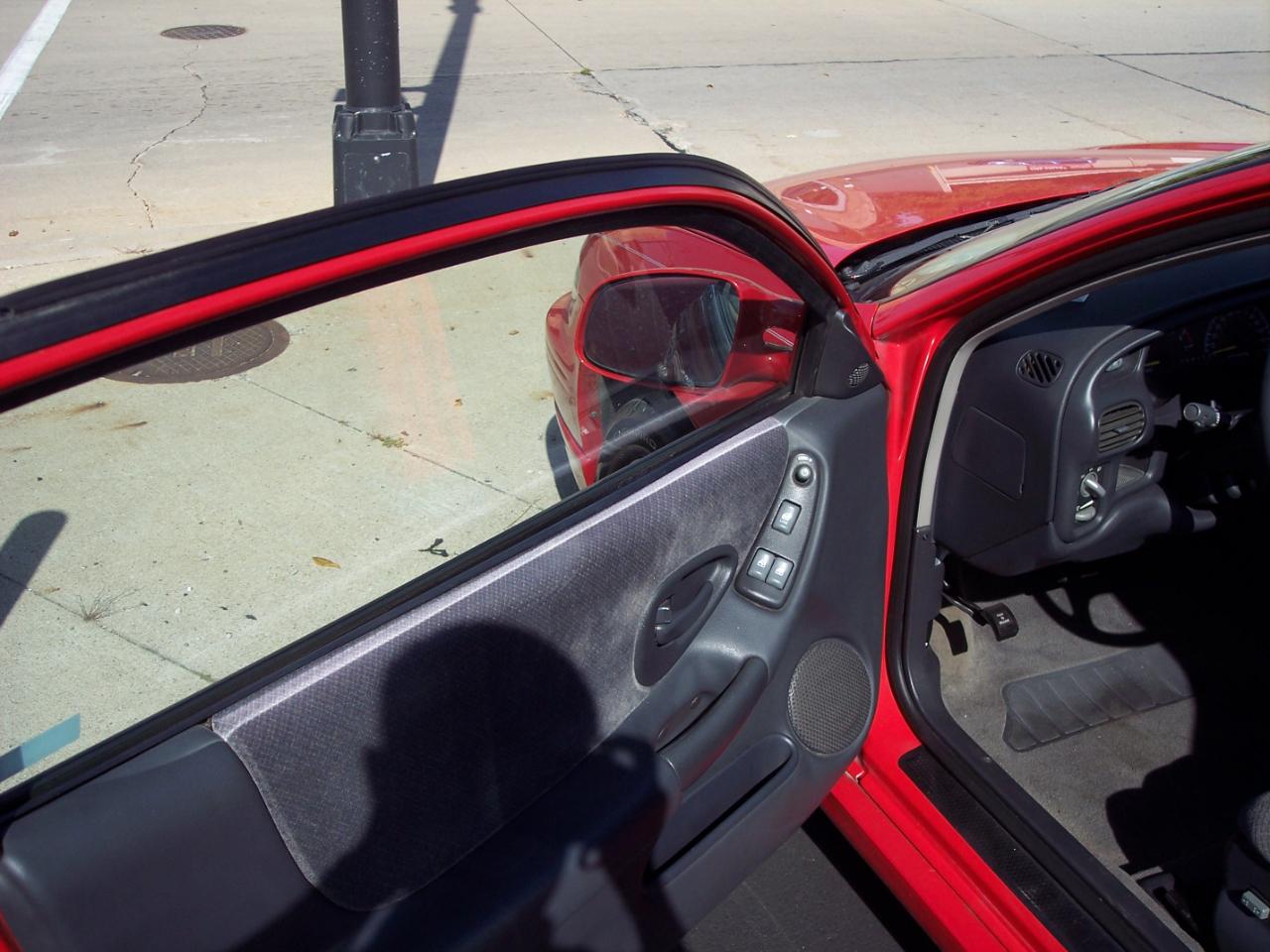 Pontiac Grand Prix 2dr Cpe GT 2000