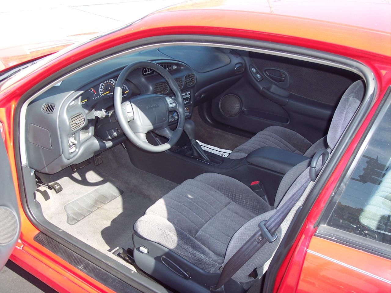 Pontiac Grand Prix 2dr Cpe GT 2000