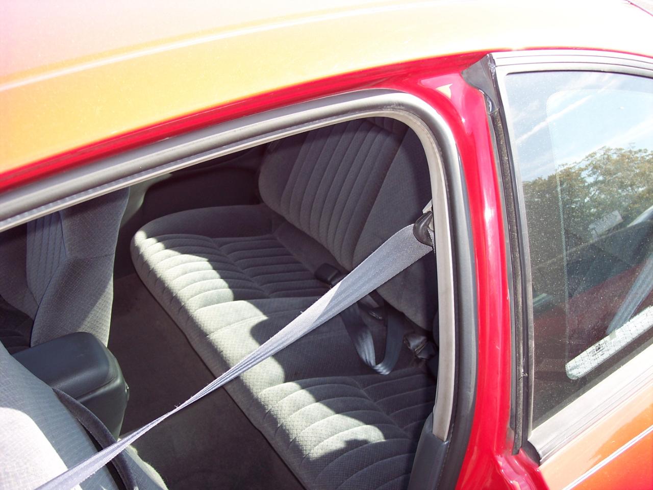 Pontiac Grand Prix 2dr Cpe GT 2000