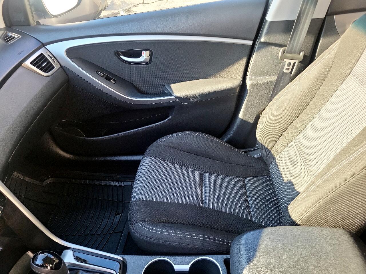 Hyundai Elantra GT Auto 2017